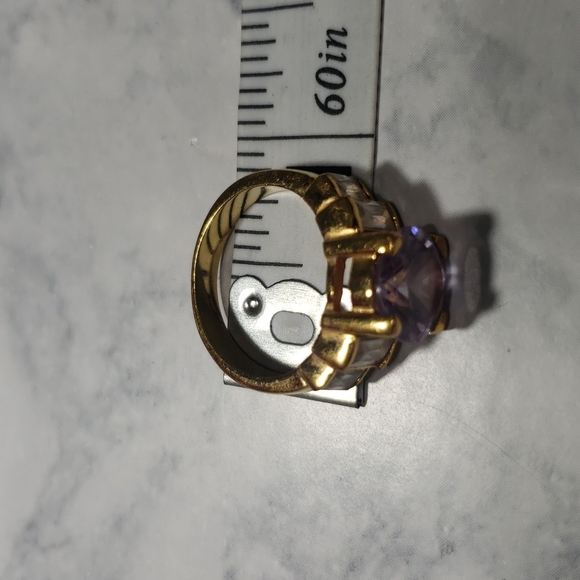 Gold Ring with Lilac Stone. - Picture 5 of 7